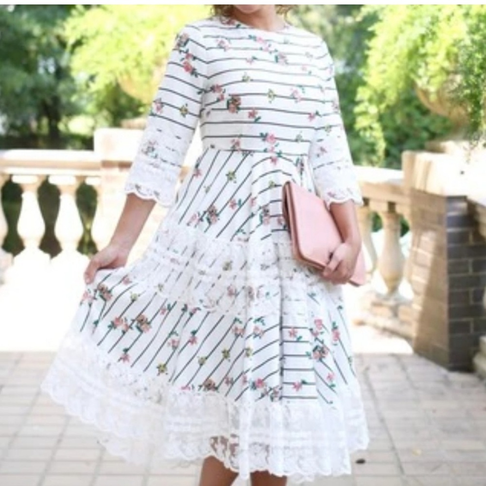 Dainty Jewells Lacy Small Floral Dress Formal Sunday Church fleur amor